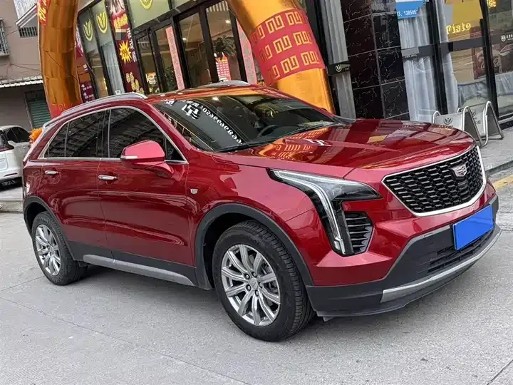 Cadillac XT4 2021 28T Two-Drive Leading Model 3