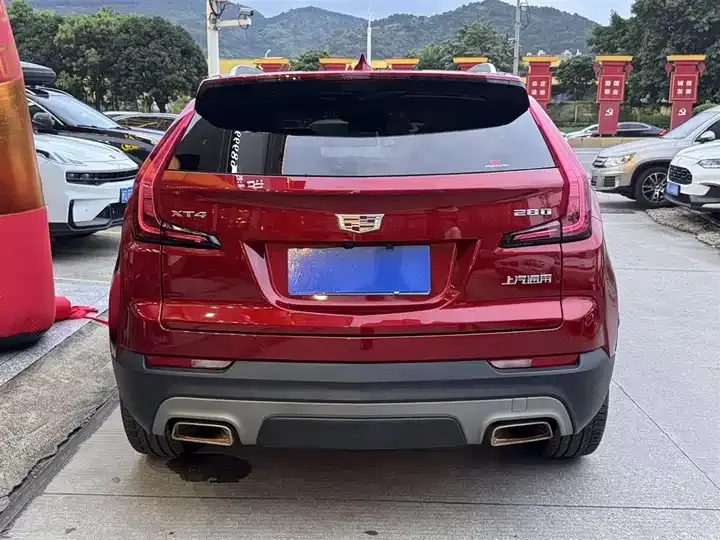Cadillac XT4 2021 28T Two-Drive Leading Model 5