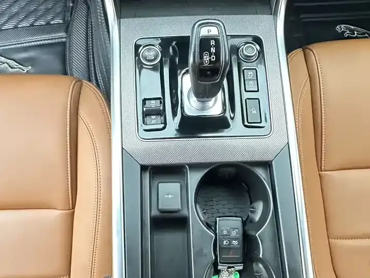 Jaguar XEL 2022 2.0T 200PS R-DYNAMIC Youth Sports Edition 8