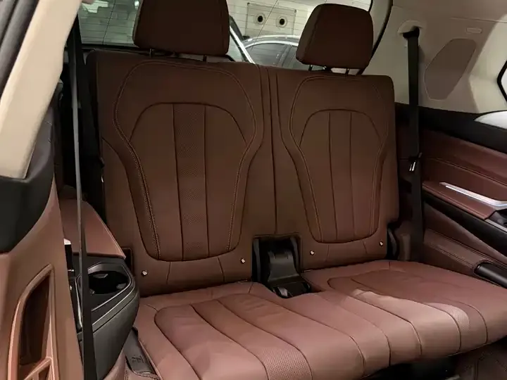 BMW X7 2022 xDrive40i Leading Luxury Suit 12