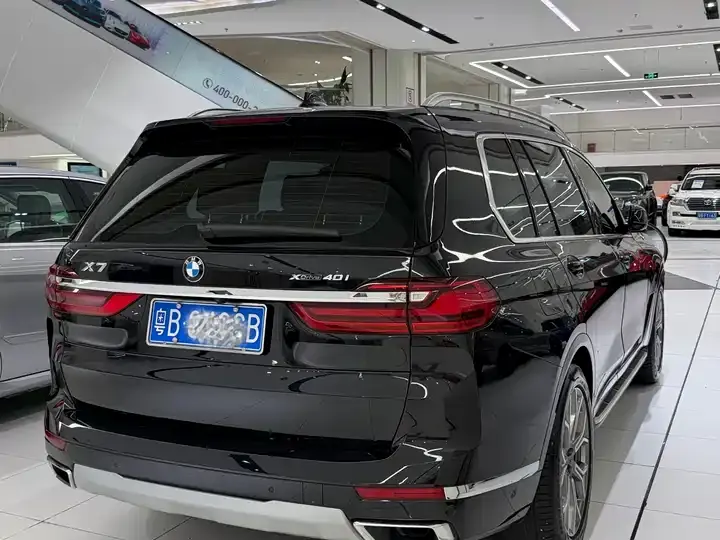 BMW X7 2022 xDrive40i Leading Luxury Suit 5