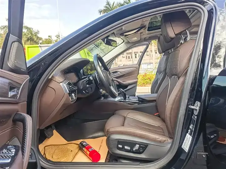 BMW 5 Series 2022 Modified 530Li Premium Luxury Suit 9