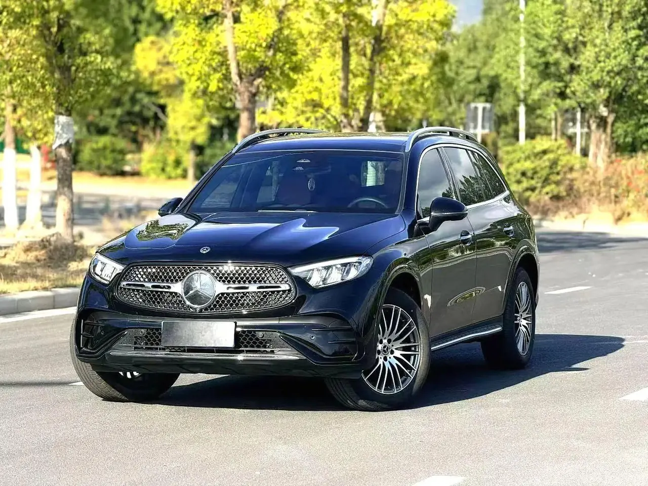 打开图片灯箱:Mercedes Benz 2025 GLC 300 L 4MATIC 48V 2.0T dynamic 5-seat automatic gear