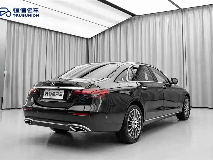 Mercedes Benz Class E 2022 E 260 L 5