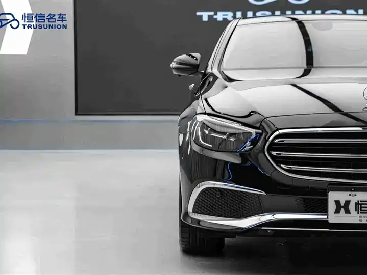 Mercedes Benz Class E 2022 E 260 L 8