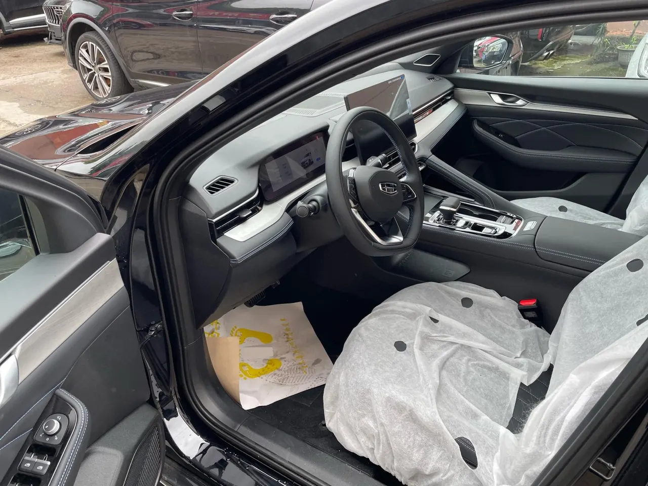 Geely 2025 Star Rui 1.5TD Oriental Obsidian Kunlun Edition Automatic Gear 4