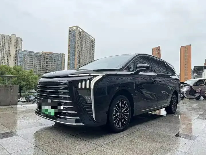 Xinghai V9 2024 1.5TD 200km Qingyun Ladder Series Honorable Model - View 1