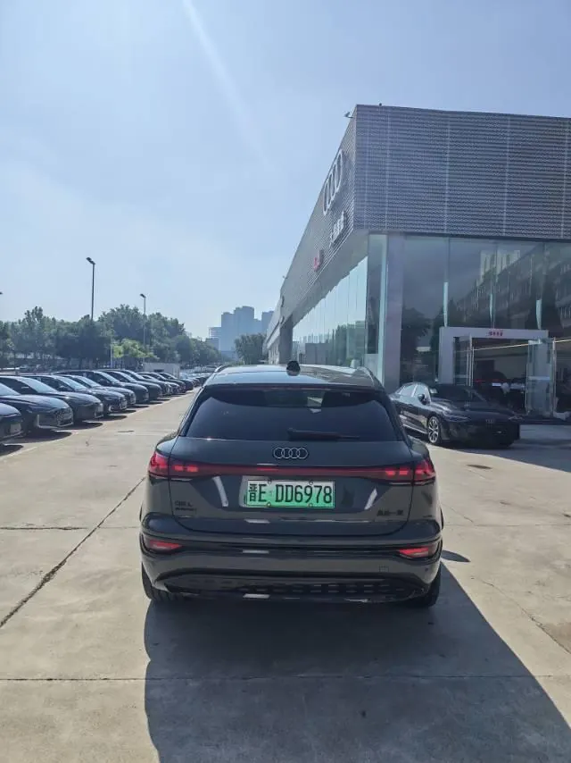 Audi 2025 Q6L e-tron Long Endurance Edition Automatic Gear 5