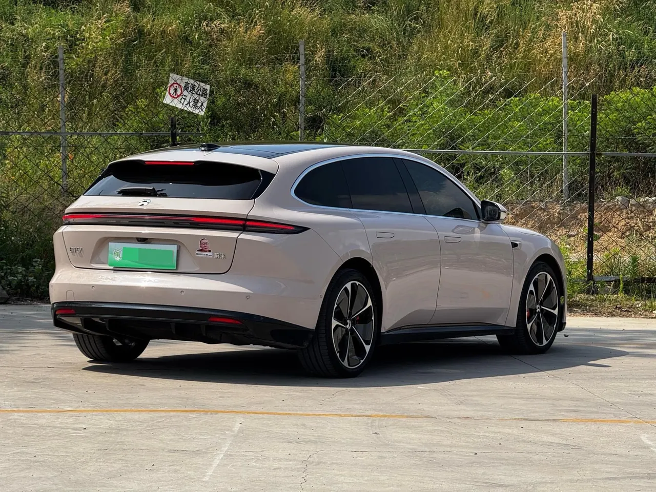 NIO 2025 ET5T 75kWh Touring automatic 5