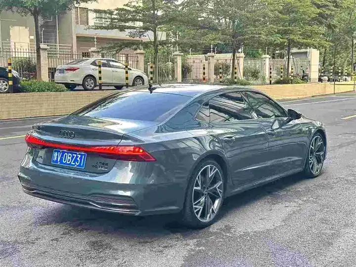 Audi A7L 2022 55 TFSI quattro S-line Zhiyuan Crystal Set 3