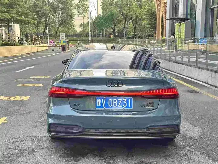 Audi A7L 2022 55 TFSI quattro S-line Zhiyuan Crystal Set 4