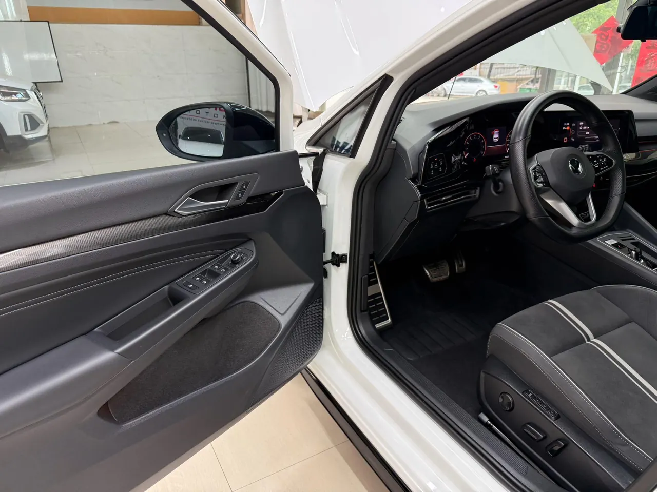 Volkswagen 2021 Golf 8 R-Line 1.4TSI 280TSI Automatic 8