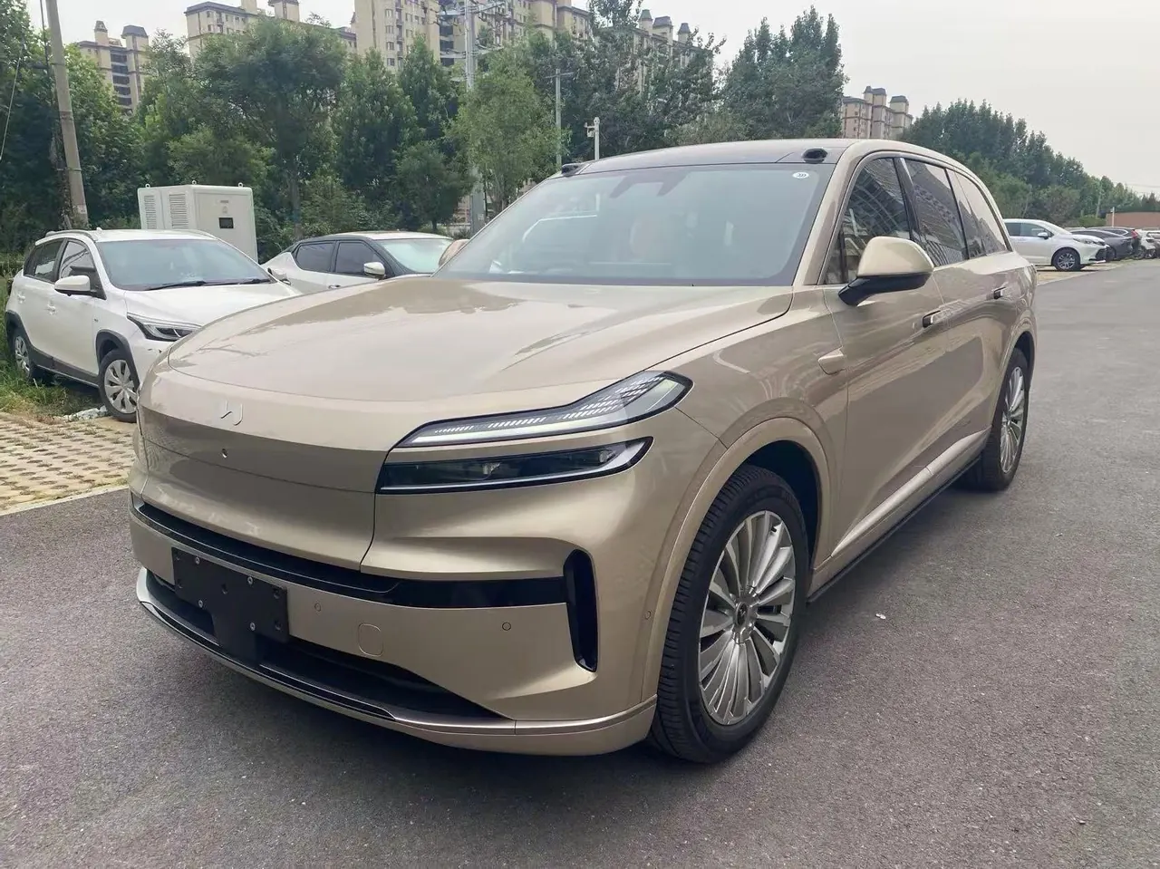 Open image lightbox: ONVO 2025 L90 Max six-seat automatic gear