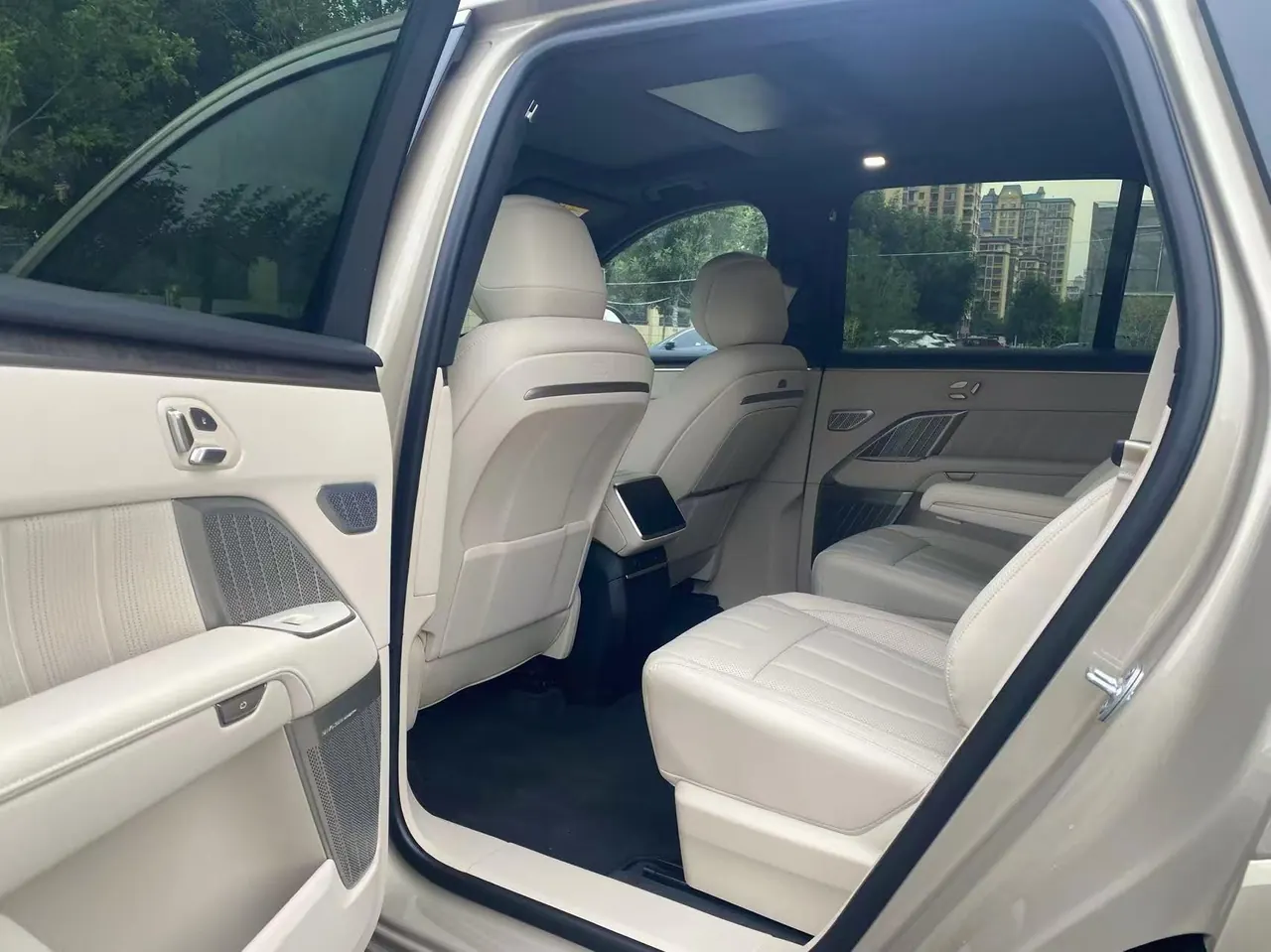 ONVO 2025 L90 Max six-seat automatic gear 4