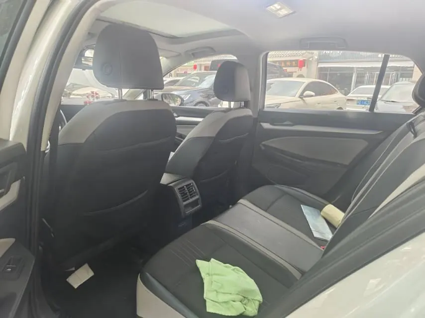 Volkswagen 2021 Golf 8 PRO 1.4TSI 280TSI First Edition Automatic 3