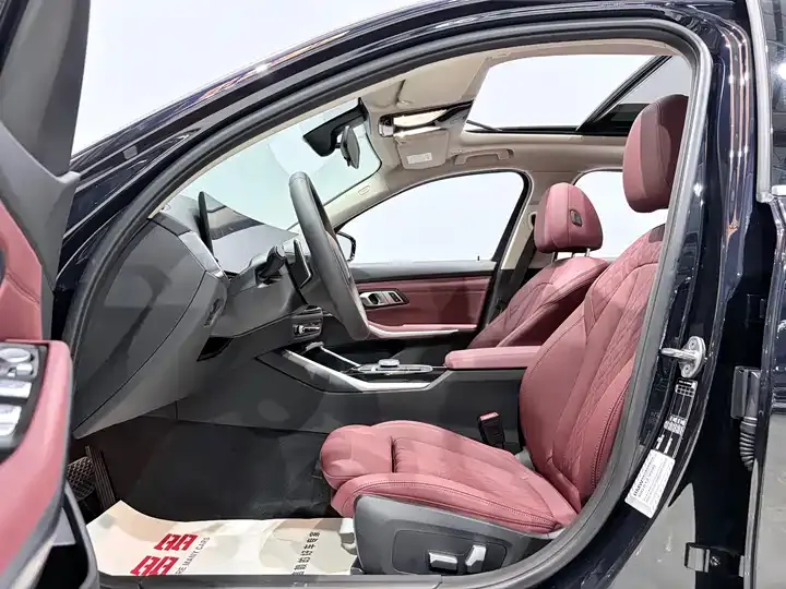 BMW 3 Series 2023 model 320Li M Sport Package 8
