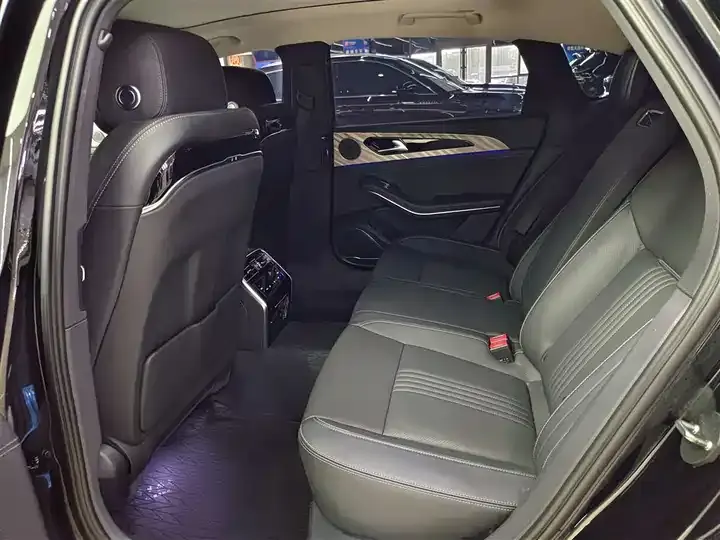 HongQi H9 2020 2.0T Zhilian Flag Edition 11