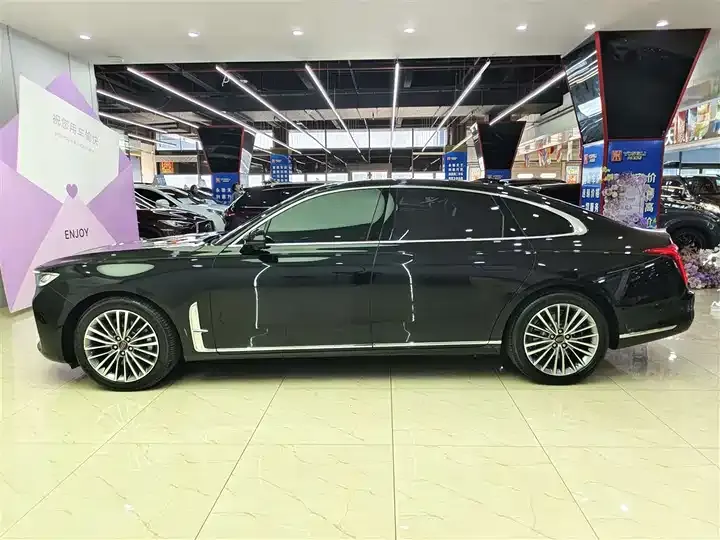 HongQi H9 2020 2.0T Zhilian Flag Edition 7