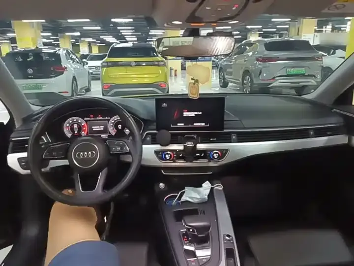Audi A4L 2020 model 40 TFSI Sporty Version 10