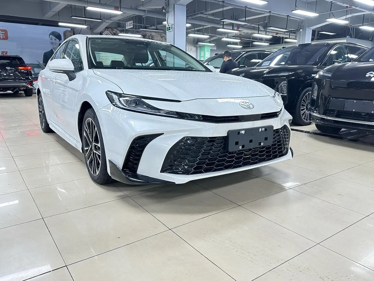 Toyota 2026 Camry Double Engine 2.0HSE Stepless Sports Lite Edition Automatic Gear 3