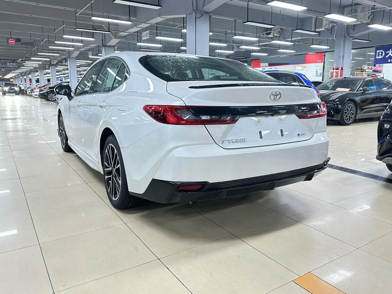 Toyota 2026 Camry Double Engine 2.0HSE Stepless Sports Lite Edition Automatic Gear 4