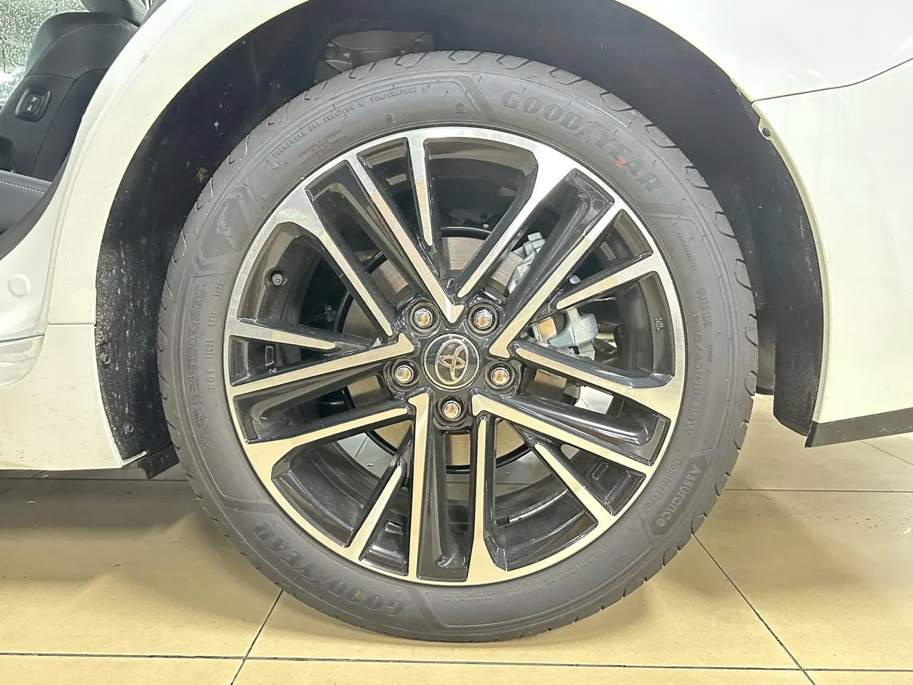 Toyota 2026 Camry Double Engine 2.0HSE Stepless Sports Lite Edition Automatic Gear 9