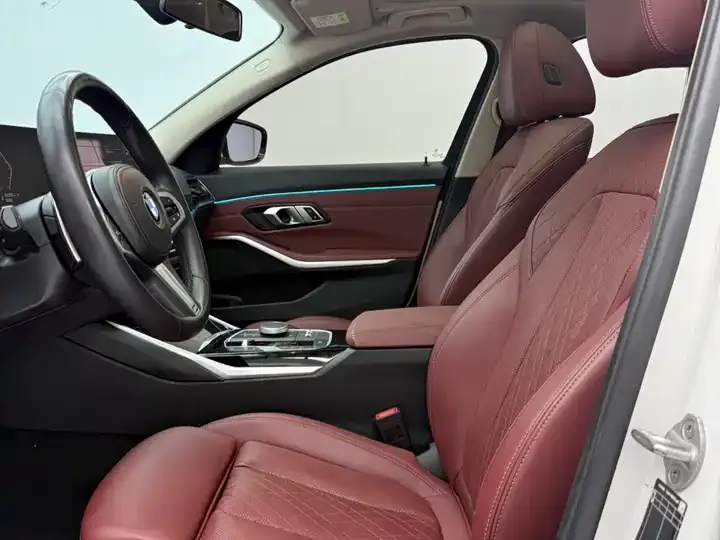 BMW 3 Series 2023 model 320Li M Sport Package 11
