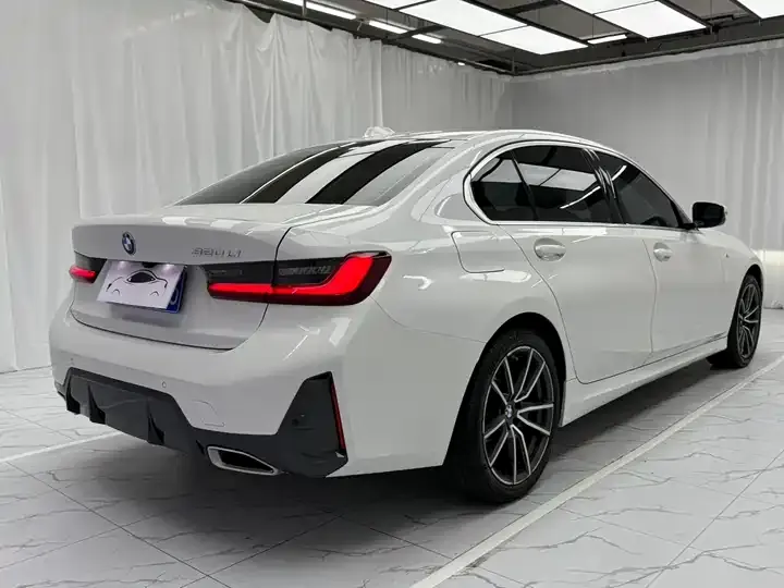 BMW 3 Series 2023 model 320Li M Sport Package 6