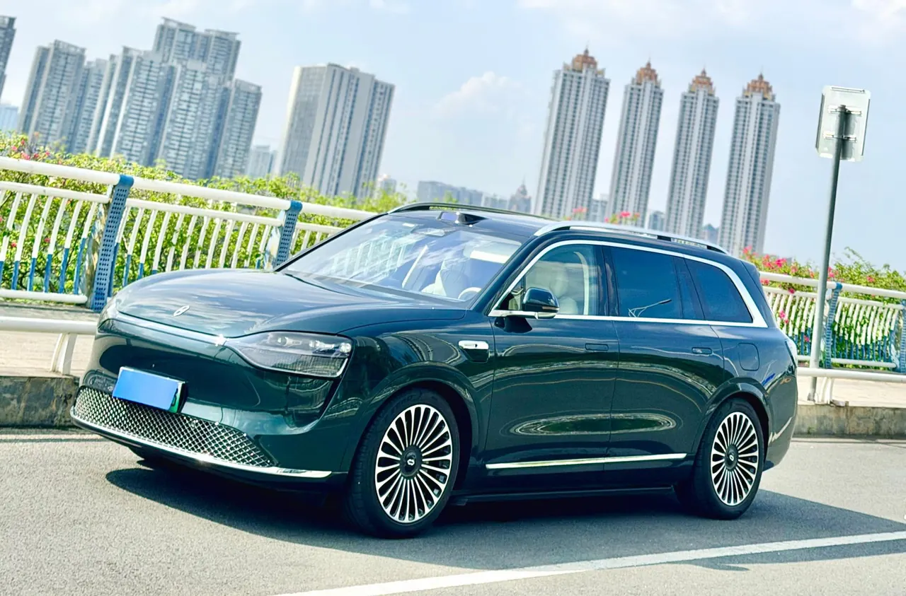AITO 2025 AITO M9 EV Pure Electric Ultra Edition 100kWh6-seat Edition Automatic Gear - View 1