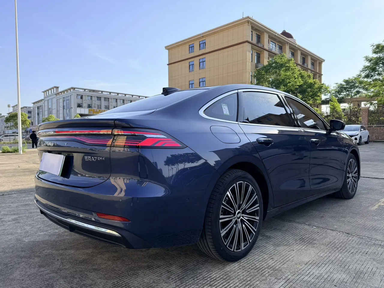 Geely Galaxy 2025 A7 EM-i 1.5 150km Starship Edition Automatic Gear 5
