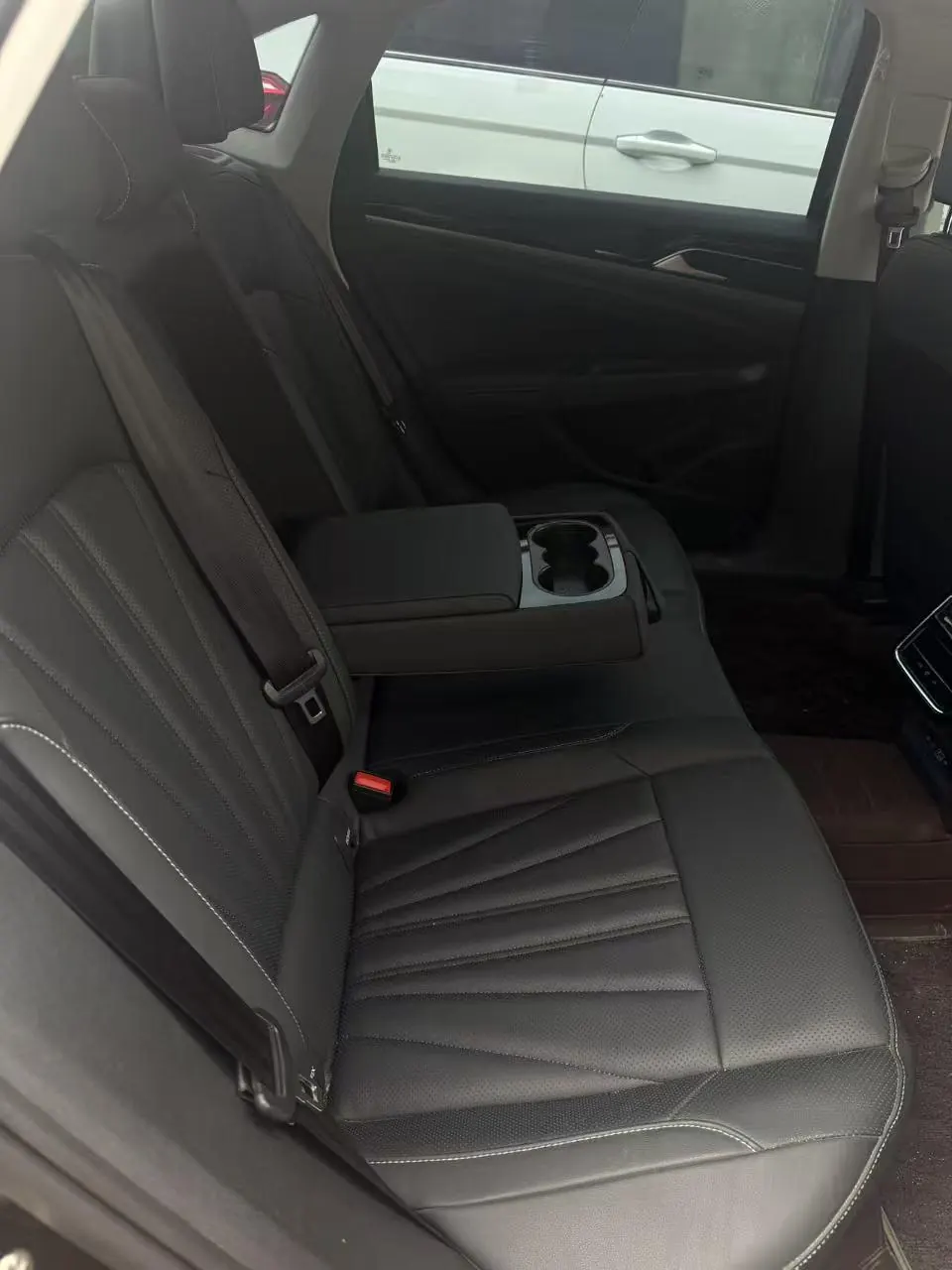 Volkswagen 2025 Passat 2.0TSI 380TSI outstanding star dragon version automatic gear 5