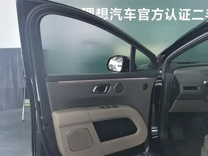 Li i6 2025 Two-Drive Standard Edition 7