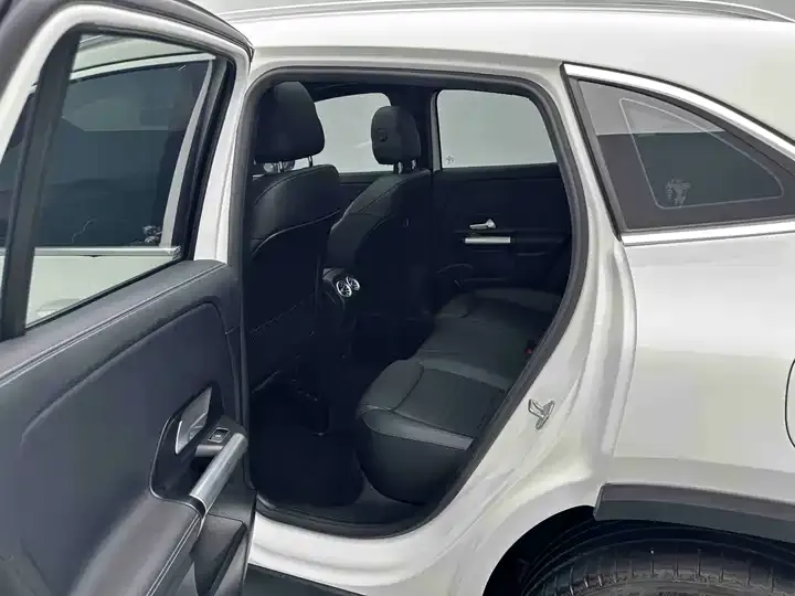Mercedes Benz GLA 2020 GLA 180 12