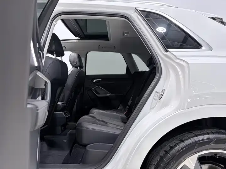Audi Q3 2022 35 TFSI Fashion Dynamic 10