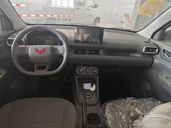 WuLing Hongguang New Energy 2025 Extended Program Hybrid 50KM Comfort Model 10