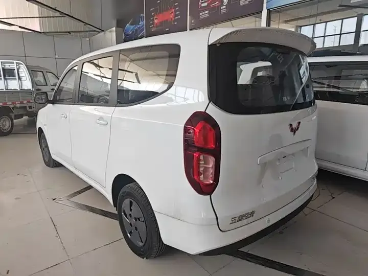 WuLing Hongguang New Energy 2025 Extended Program Hybrid 50KM Comfort Model 5