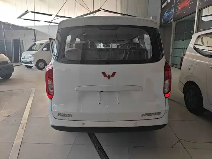 WuLing Hongguang New Energy 2025 Extended Program Hybrid 50KM Comfort Model 6
