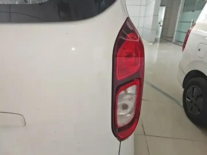 WuLing Hongguang New Energy 2025 Extended Program Hybrid 50KM Comfort Model 8