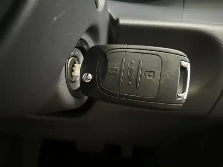 WuLing Hongguang New Energy 2025 Extended Program Hybrid 50KM Comfort Model 9