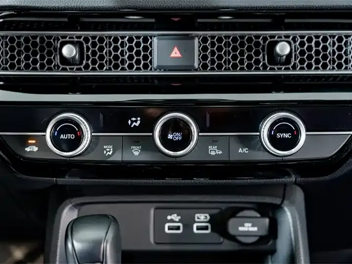 Model 2023 240TURBO CVT Deluxe Edition 11