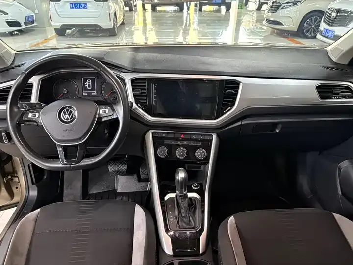 T-ROC Tange 2021 to 280TSI DSG Two-Drive Elite Zhilian Edition 6
