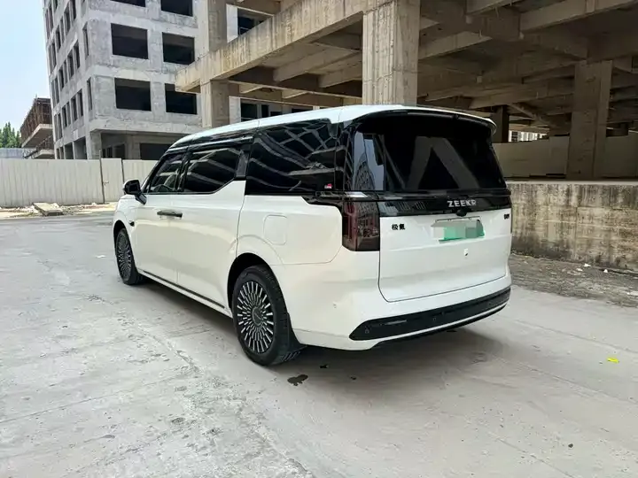 Zeekr 009 2024 seven-seat aisle version four-wheel drive 108kWh 5