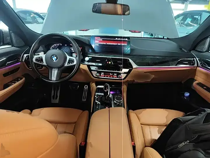 BMW 6 GT 2022 630i M sports suit 10