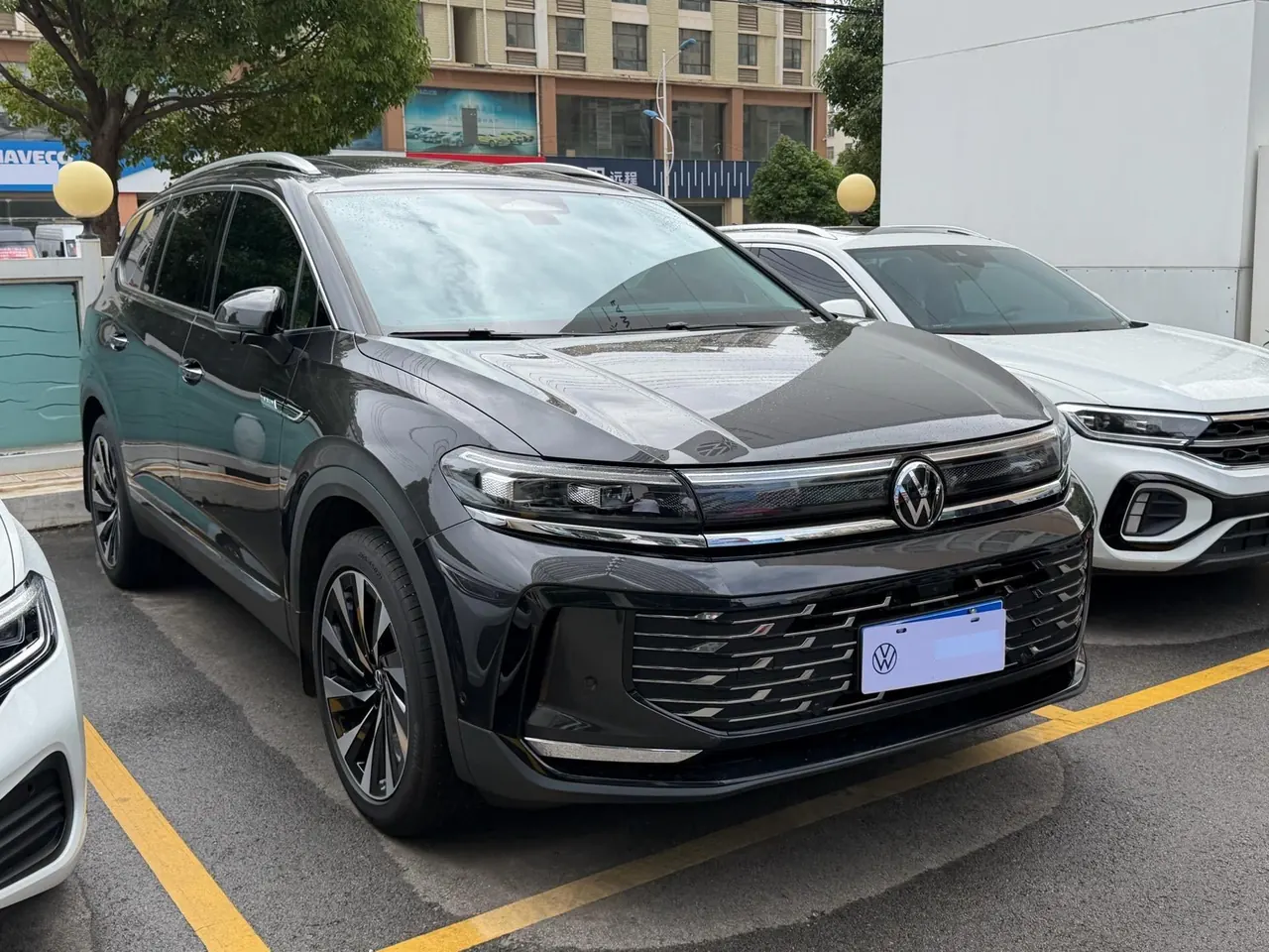 Volkswagen 2024 models 2.0TSI 380TSI 4-wheel luxury Pro 6-seat automatic gear 2