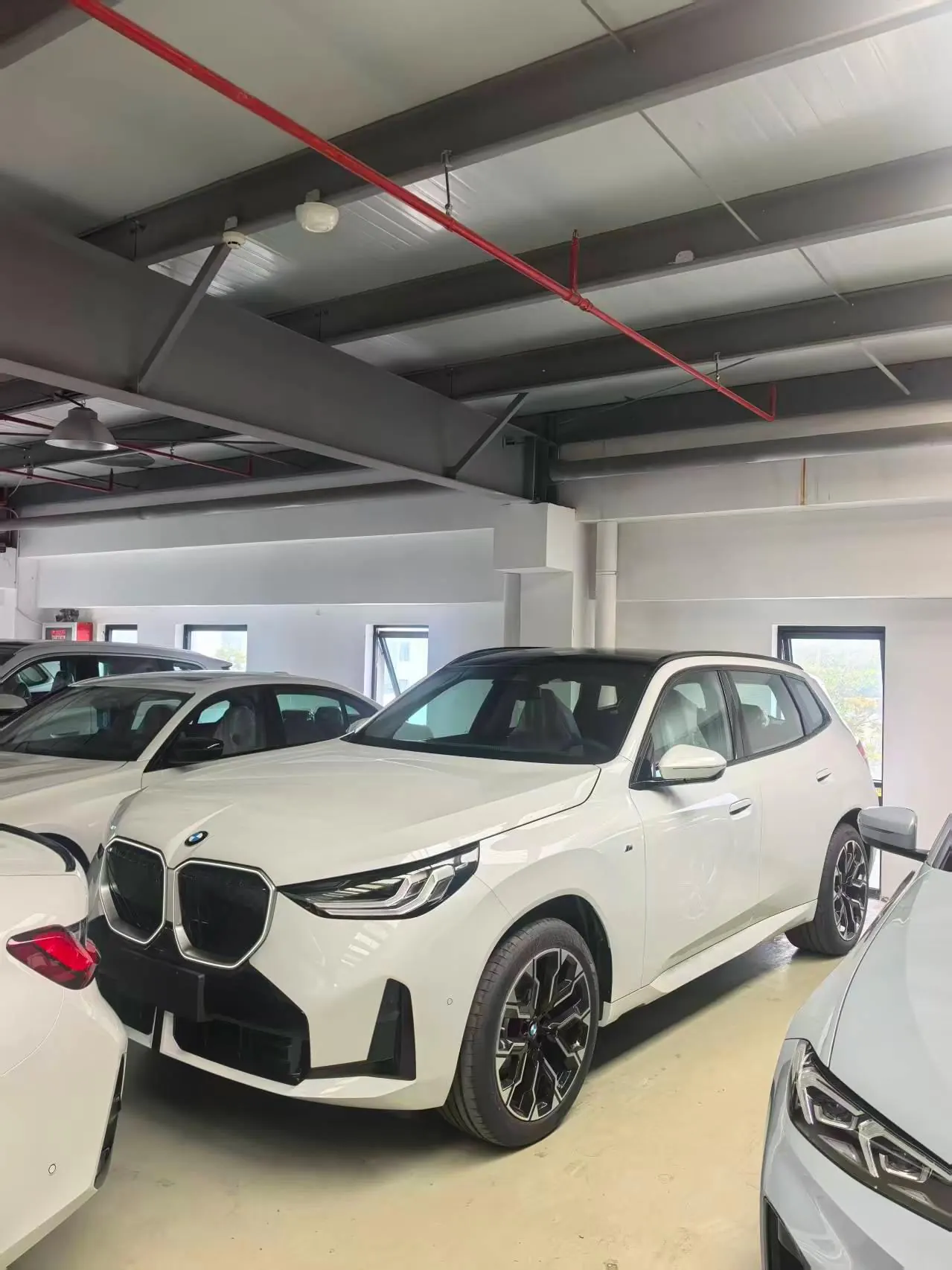 Open image lightbox: BMW 2026 X3 xDrive30L 2.0T Leading M Sports Obsidian Night Suit Automatic Gear