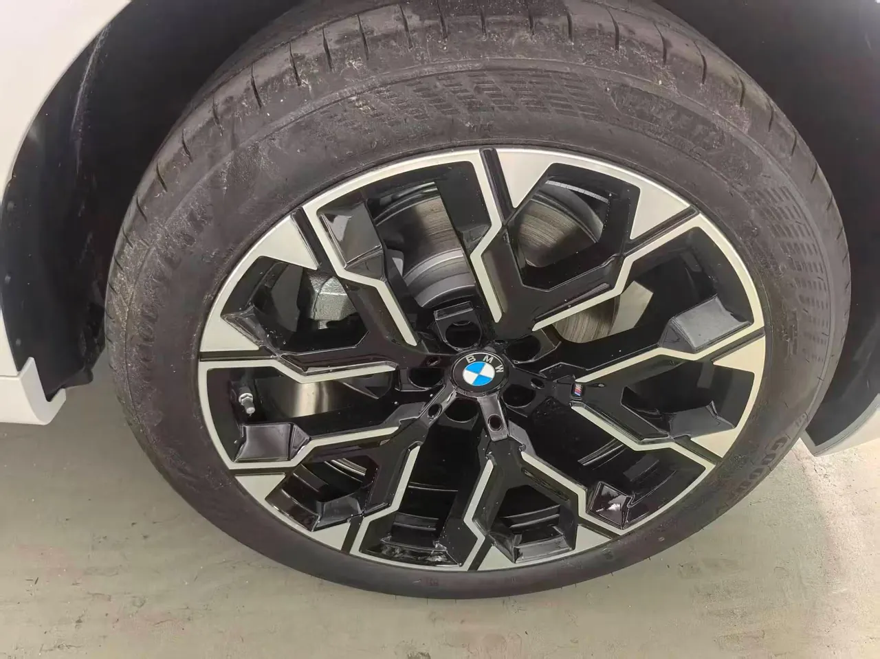 BMW 2026 X3 xDrive30L 2.0T Leading M Sports Obsidian Night Suit Automatic Gear 3