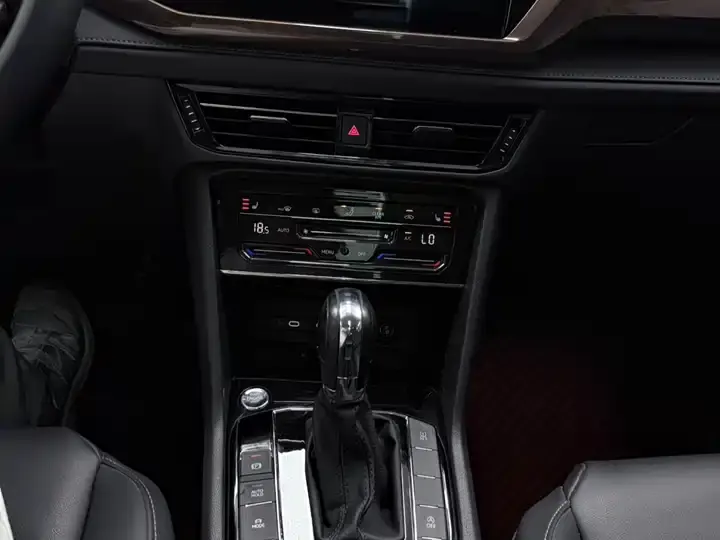 Touyu 2021, 280 TSI, Front-Wheel-Drive Luxury Edition 9