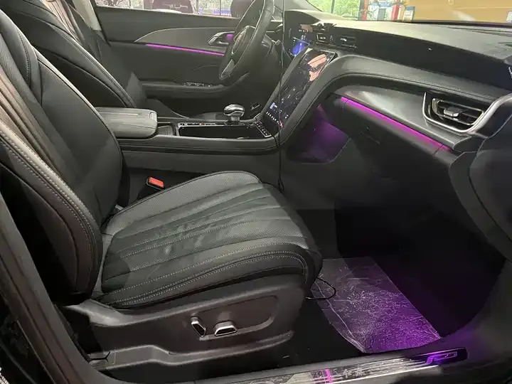 HongQi H5 2023 model 2.0T automatic Intelligent Connected Flag Comfort Edition 5