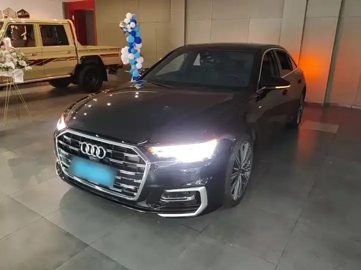 Audi A6L 2023 model changed to 45 TFSI dynamic model 2