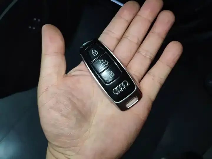 Audi A6L 2023 model changed to 45 TFSI dynamic model 9